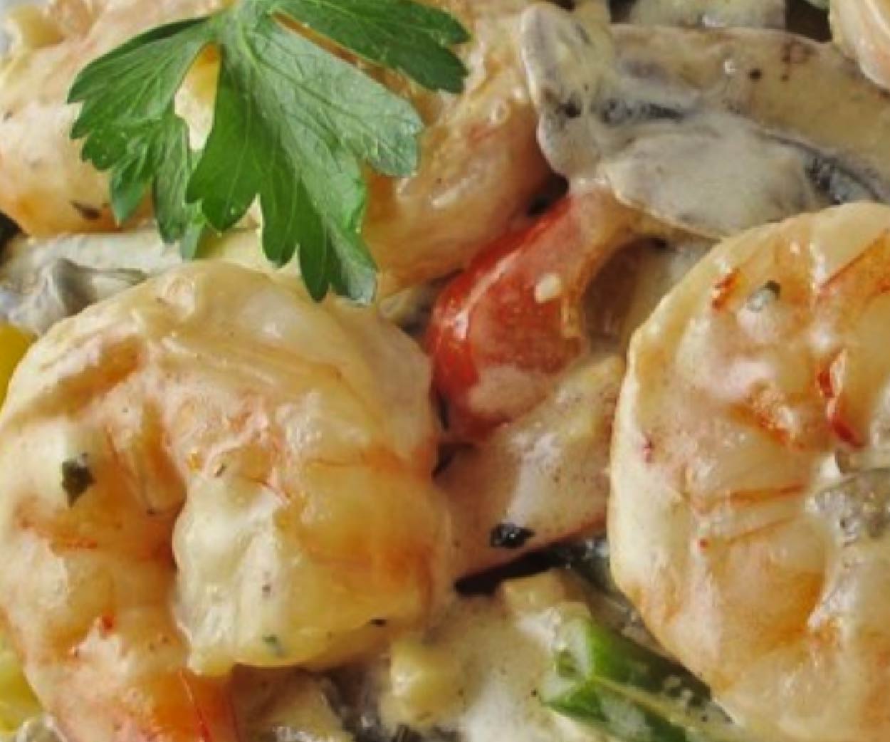 Read more about the article Shrimp and Mushroom Linguini with Creamy Herb Sauce